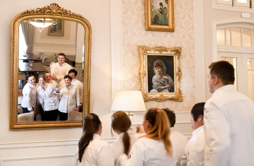 Personel hotelu Łomnica