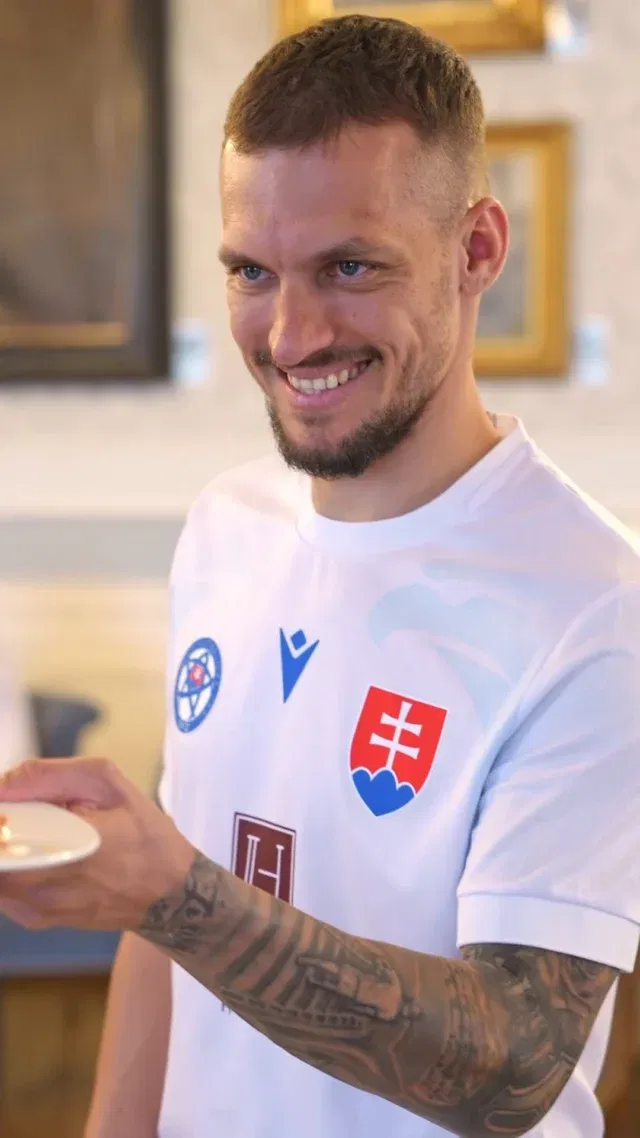 Slovensko – Moldavsko 2 : 0Slovensko – Kazachstan 2 : 1Slovensko – Faerské ostrovy 1 : 1 Náhoda? Ani náhodou. 😏 Povedzme, že o príprave našich reprezentantov niečo vieme...A ako to dopadne dnes v Moldavsku? My už vieme, že Slovensko opäť zvíťazilo! 🙏🏻Pretože k veľkým výkonom patrí aj poriadny oddych. ✨V Hoteli Lomnica (link v BIO). #hightatras #tatranskalomnica #vysoketatry #hotellomnica #restaurantsissi #kaviarenmozart #casprevas #oddychvtatrach #sfz #liganarodov