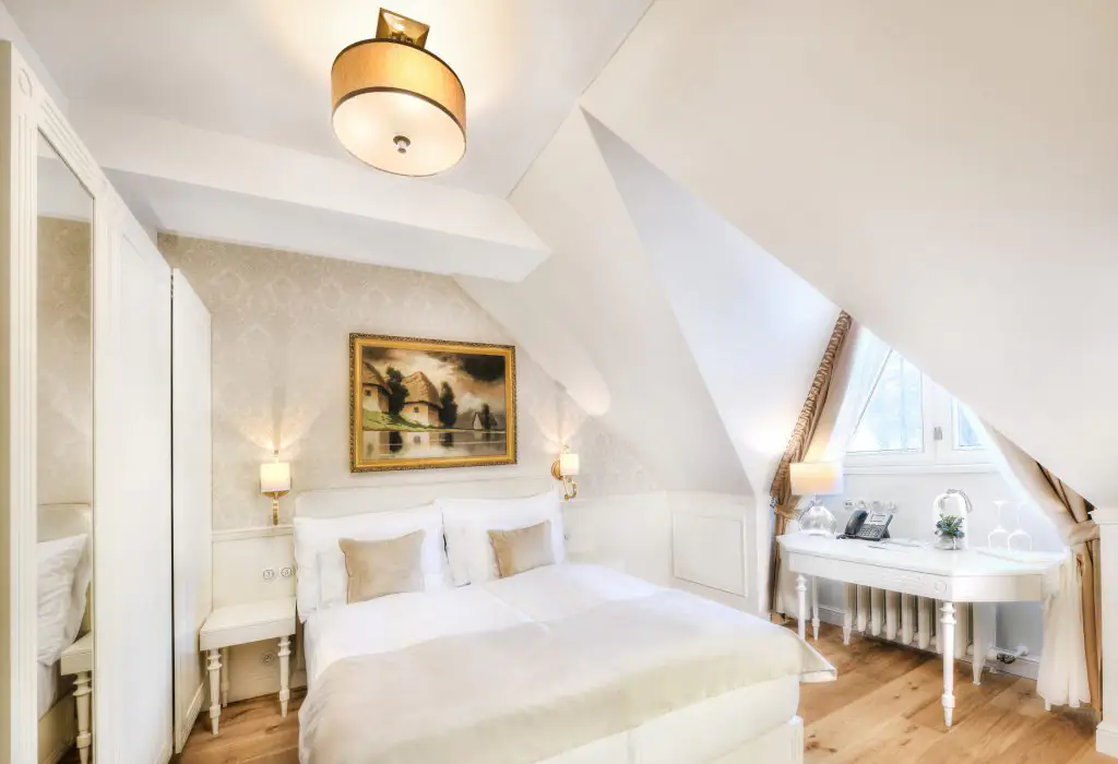 3 Historická izba ŠTANDARD foto Hotel Lomnica interier 2017 11
