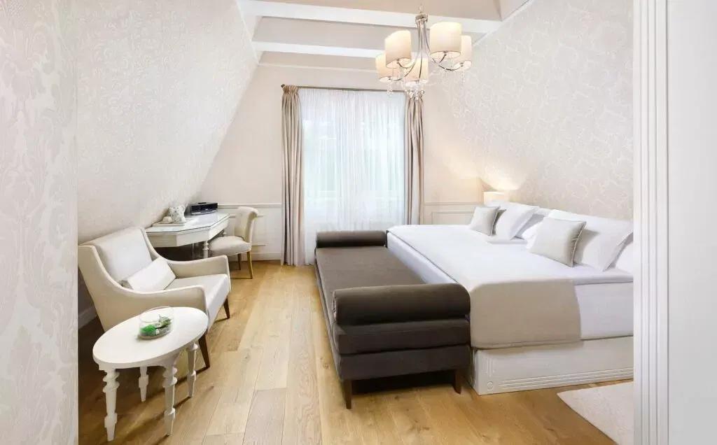 c Marek Hajkovsky zdjęcie hotel LOMNICA wnętrze 2023 22