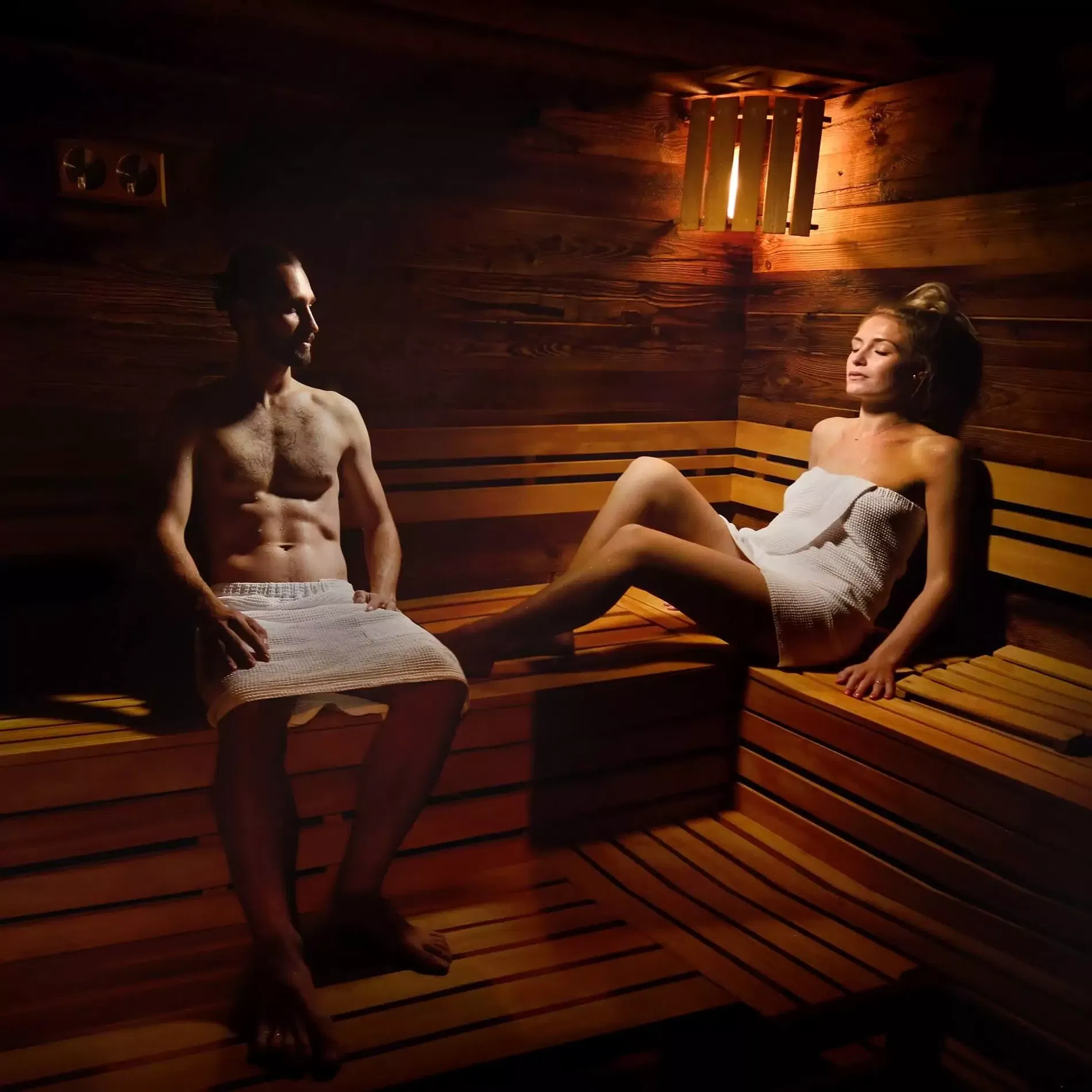 Romantický wellness relax vo dvojici Pár v saune - wellness Vysoké Tatry